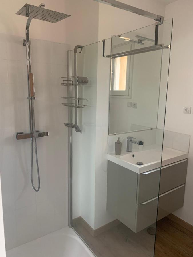 Le Patio, Chambres D Hotes Pour Adultes En Camargue, Possibilite De Naturisme A La Piscine, Aimargues Luaran gambar