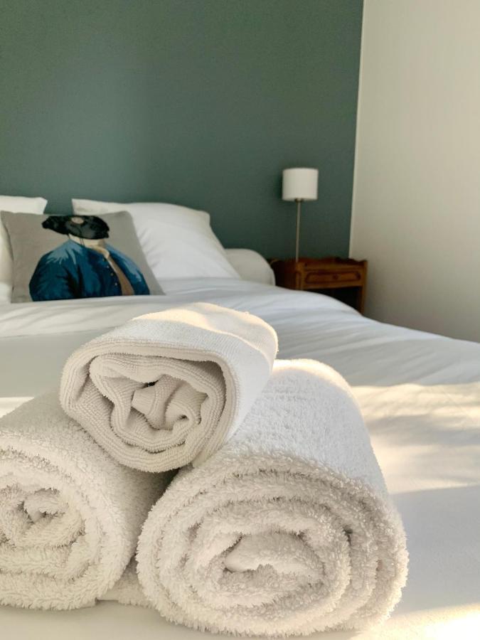 Le Patio, Chambres D Hotes Pour Adultes En Camargue, Possibilite De Naturisme A La Piscine, Aimargues Luaran gambar